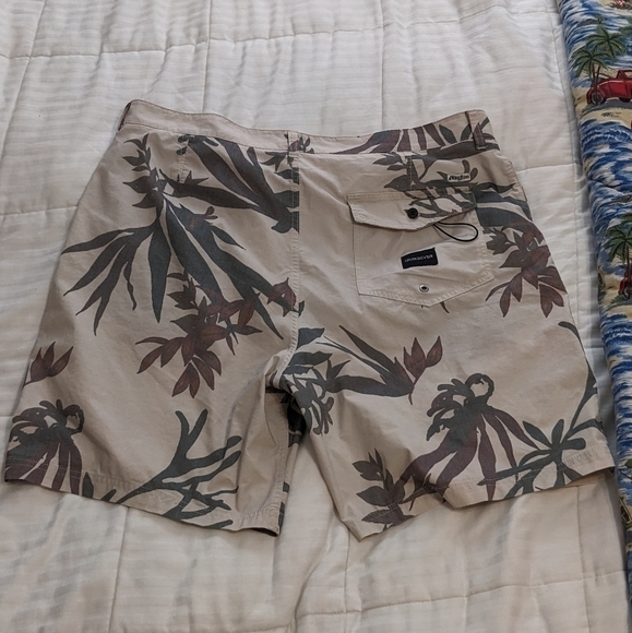 Quiksilver Amphibians board shorts size 40 - Picture 3 of 10